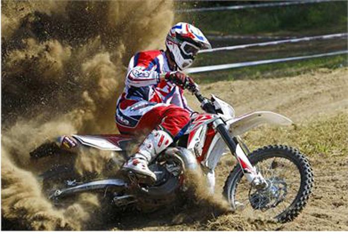 Παρά την πτώση του Fabrizio το νέο RR 300 2T έδειξε στην παρθενική του εμφάνιση ότι είναι πολύ ανταγωνιστικό.