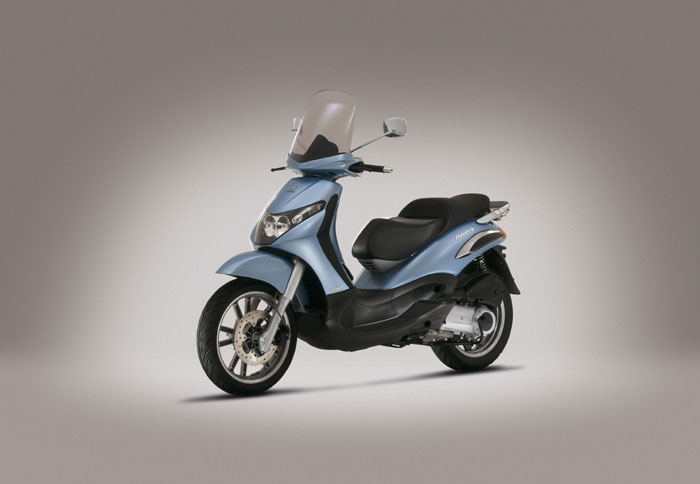 Piaggio: ¶νετη και οικονομική μετακίνηση