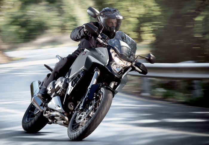 Από 15.830 ευρώ ξεκινά η τιμή της νέας Honda Crosstourer.