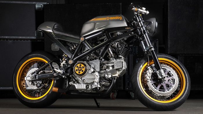 Εκπληκτικό γούστο, απίθανο αποτέλεσμα. Η DB3.5 από την αμερικάνικη εταιρεία customizing Analog Motoryccles.