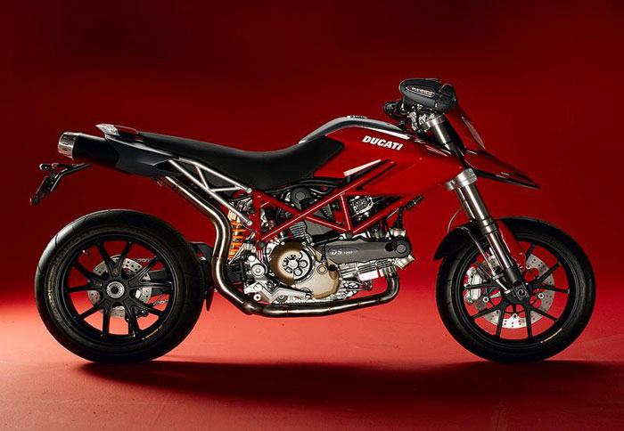 Την άνοιξη του 2007 το Hypermotard