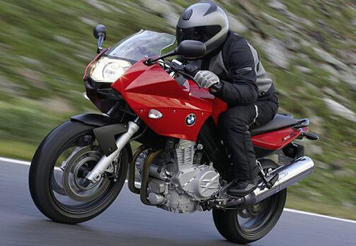 Η νέα F 800 S γιορτάζει την 1η της νίκη