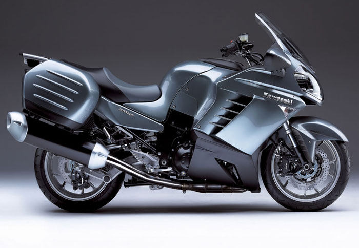 Kawasaki GTR 1400: Touring διάθεσεις