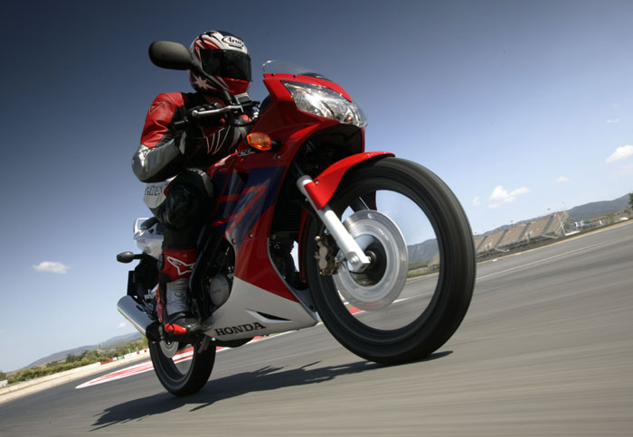 Το CBR 125R είναι εδώ