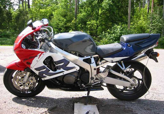 Χειροποίητο Turbo CBR900RR 