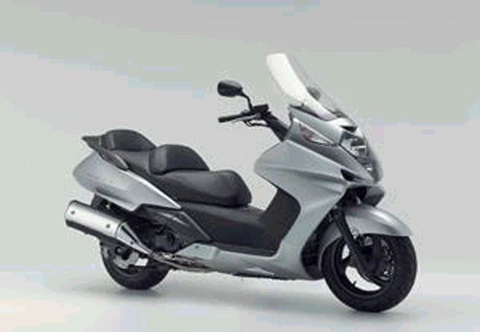 Honda Silverwing 400 Με 7.400€