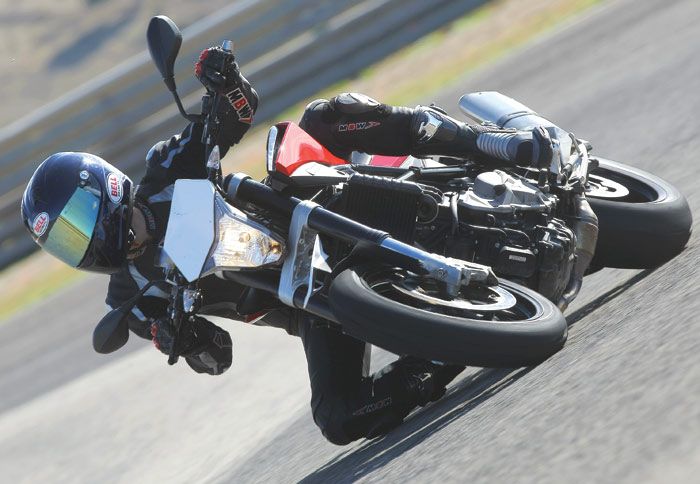 Απίθανη οδική συμπεριφορά, διασκεδαστική και αποδοτική στην πίστα η Nuda «R». Ευέλικτη, σταθερή, έτοιμη για ταρζανιές.