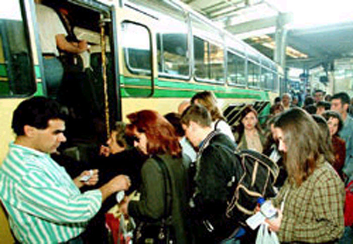 Λεωφορεία κινούνται με τηγανόλαδο