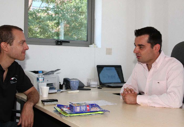 Ο κ. Γιάννης Γαρδούνης (Δεξιά), Διευθυντής της KTEΟ Hellas / AUTOVISION( Bάρης, Ν. Φάληρου, Περιστερίου)
