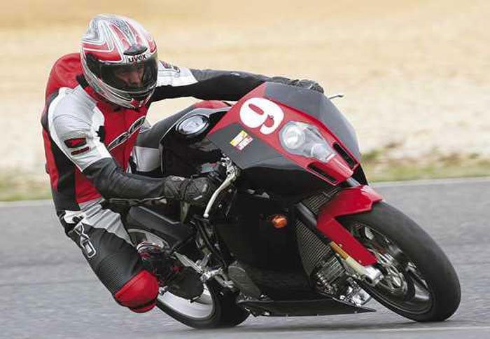 Το φθινόπωρο του 2007 η KTM RC8