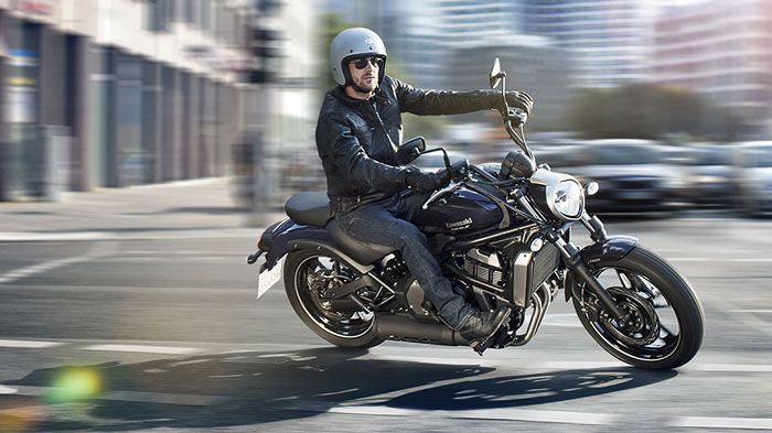 Το νέο Kawasaki Vulcan S ξαναβάζει την ιαπωνική εταιρία δυναμικά στα μικρού-μεσαίου κυβισμού cruiser.