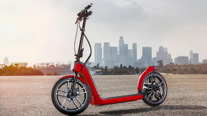 Μεγάλοι σχετικά τροχοί, μη συμπαγή ελαστικά και μέγιστη αυτονομία 25 χλμ. για το ηλεκτρικό ΜΙΝΙ Citysurfer.