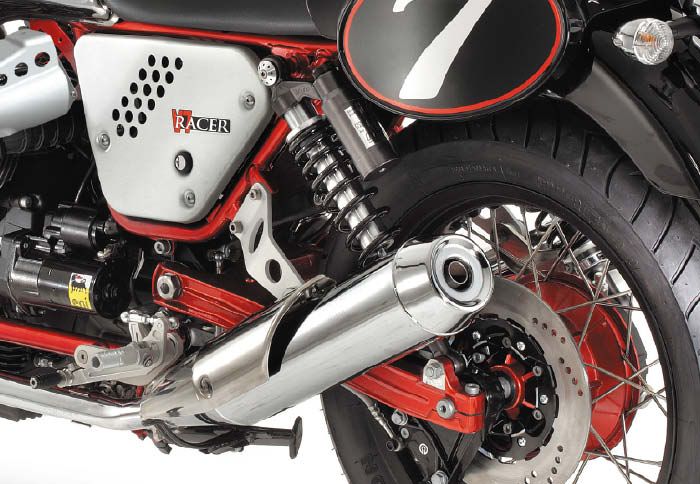 Περισσότερα από 200 μηχανικά μέρη ανασχεδιάστηκαν. Αποτέλεσμα μεγαλύτερη κατά 12% ισχύς και εμφάνιση πιο κοντά σε αυτή του ένδοξου παρελθόντος.