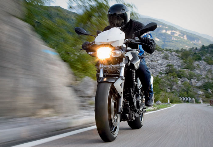 Εδώ η σειρά F 800 R