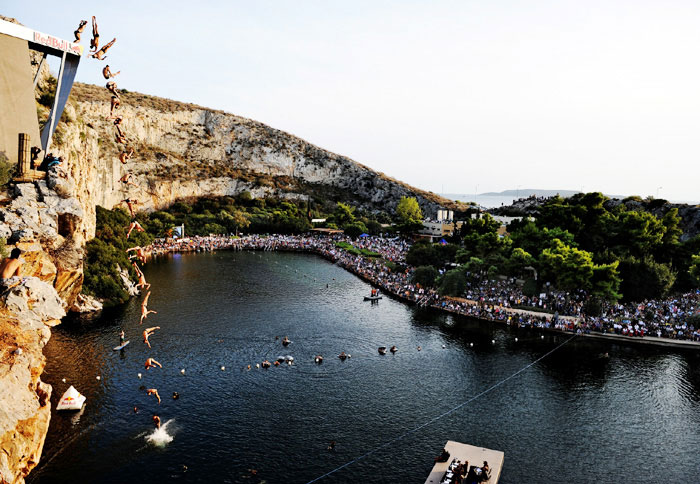 Red Bull: Cliff Diving στην Αθήνα! 