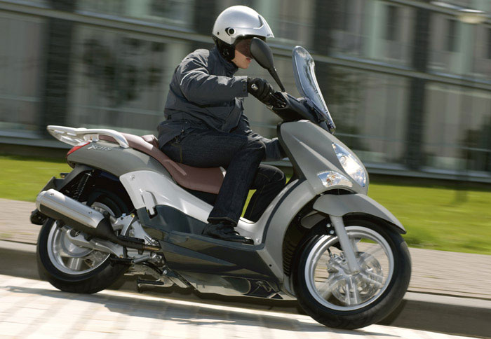 ¶νεση στην πόλη για το scooter: X-City 250