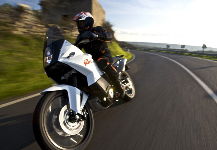 KTM: Νέα Adventure & Super Duke το 2012!