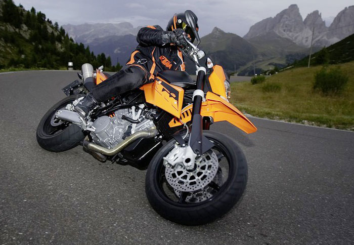 KTM SEE: 990 SM μόνο με 9.490 ευρώ
