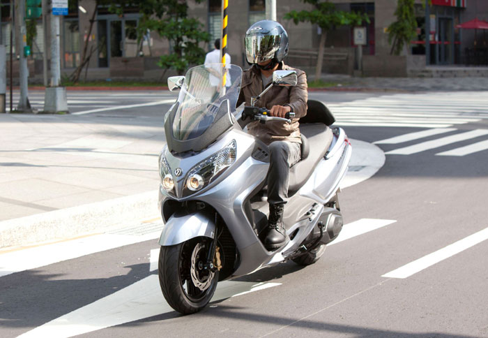 MAXSYM 400i: Απόλαυση στο maximum