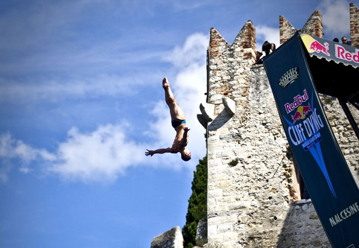 Red Bull Cliff Diving 2011: Καθηλώνει!