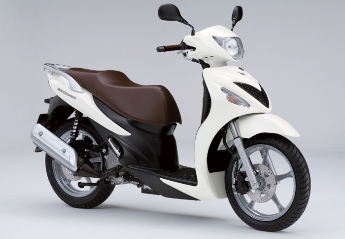 Δοκιμάστε τα scooter της Suzuki