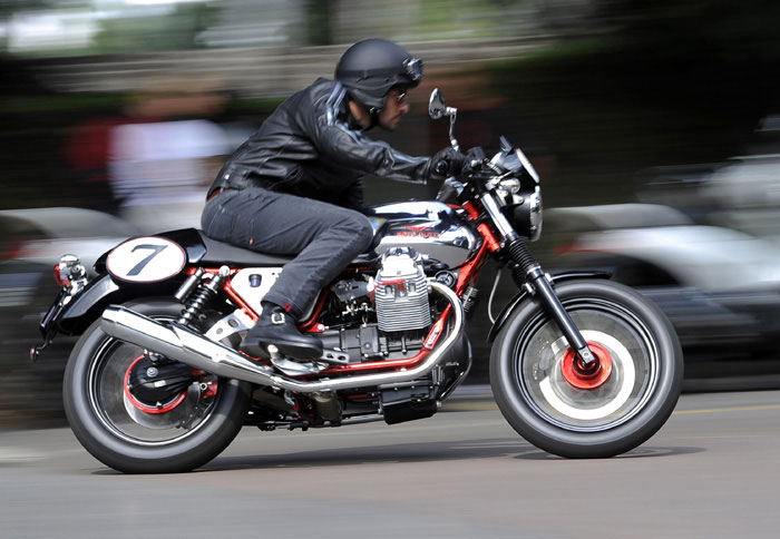 Στην Ελλάδα το Moto Guzzi V7 Racer! 