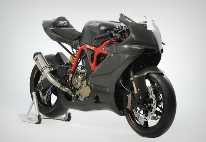 Tο λαχταριστό X60R το οποίο χρησιμοποιεί τον αερόψυκτο δικύλινδρο κινητήρα EVO των 1.078 κ.εκ. της Ducati