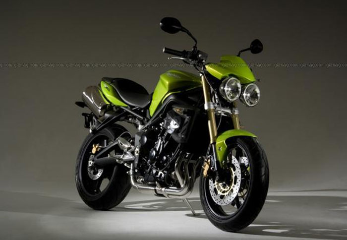 Η Triumph αυξάνει τις πωλήσεις της
