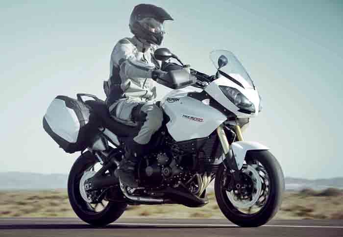 Όλα τα μοντέλα της Triumph θα μπορούν πλέον να αποκτηθούν με άτοκο διακανονισμό. Εδώ το μοντέλο Tiger 1050.