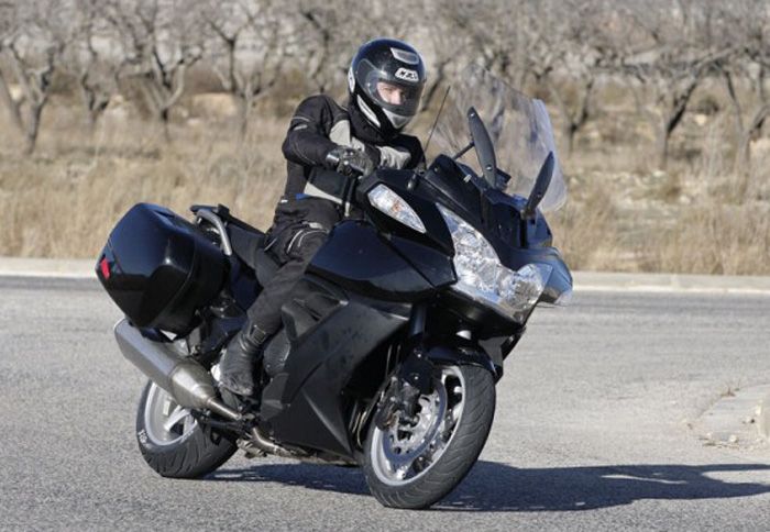 Πλήρες ανέσεων εμφανίζεται το επόμενο Trophy που θα χρησιμοποιεί το νέο τρικύλινδρο μοτέρ των 1.200 κ.εκ. του Tiger Explorer. 