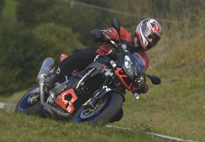 Αποστολή:  Aprilia Tuono 1000R