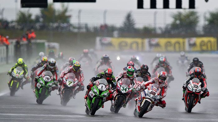 Κυριάρχησε η Aprilia και στα δύο σκέλη του γαλλικού γύρου με τους Guintoli και Melandri να μοιράζονται τις νίκες.