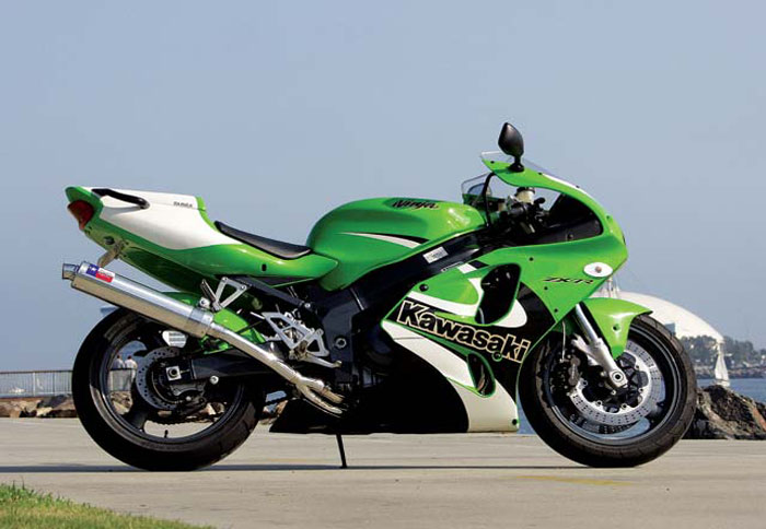 Kawasaki ZX-7R στα όρια