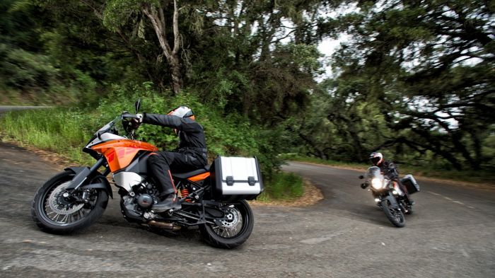 Ελαφρώς μεταχειρισμένα KTM 1190 Adventure με full εξοπλισμό, και τιμή πόσο 12.990 ευρώ;! Αυτή κι αν είναι ενδιαφέρουσα προσφορά.