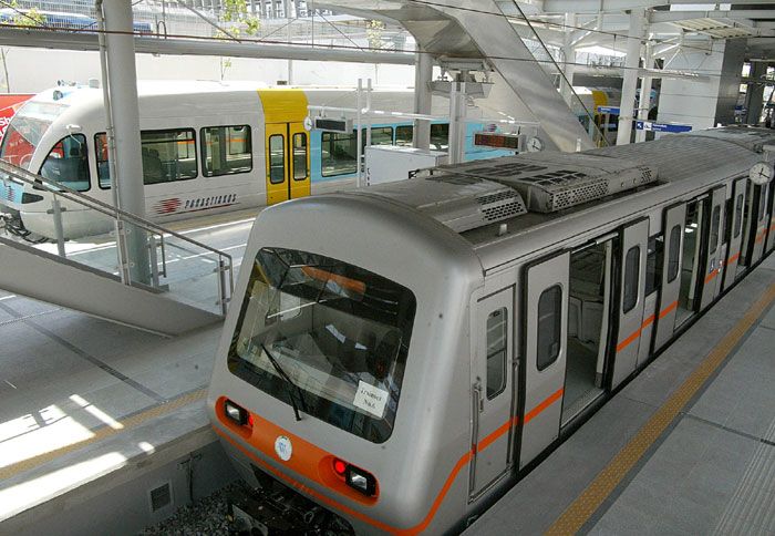 Ακόμη μια δύσκολη μέρα περιμένει το επιβατικό κοινό σήμερα με την 24ωρη απεργία των ηλεκτροδηγών.	