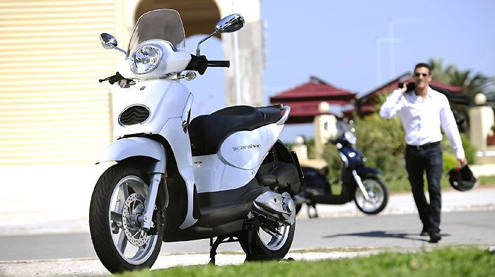 Η Aprilia συνεχίζει την προσφορά για το Scarabeo 200 i.e. με το όφελος για τον καταναλωτή να ανέρχεται στα 585 ευρώ.