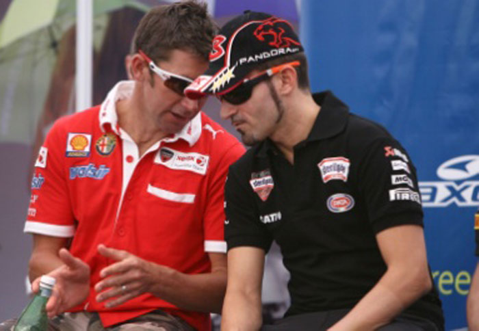 MotoGP: H Ducati καλεί Bayliss και Biaggi