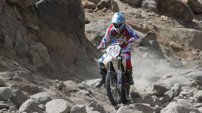 Η δίχρονη Beta RR 300 ήταν το ιδανικό εργαλείο για το δύσκολο τερέν του αγώνα King of the Motos των 290 χλμ.