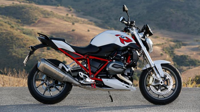 Η βασική έκδοση του BMW R 1200 R κοστίζει στη χώρα μας 14.100 ευρώ.