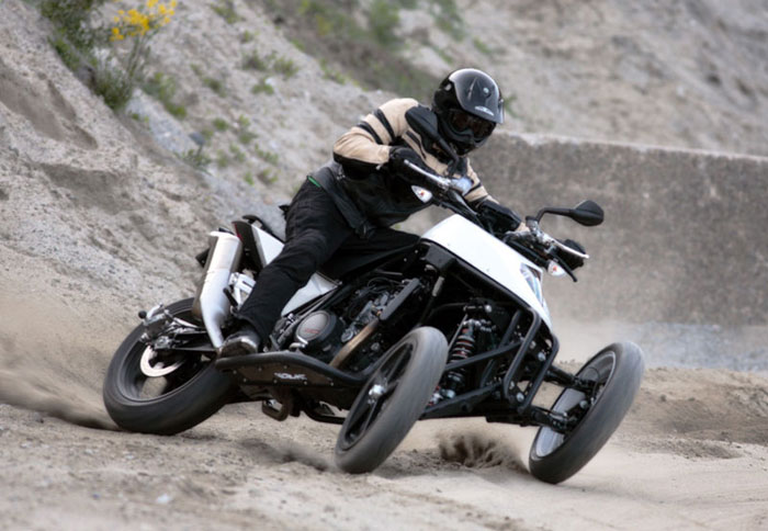Trike με δυνατότητα κλίσεων και μοτέρ KTM