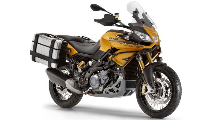 Εντυπωσιακό το νέο θηρίο της Aprilia, με όλες εκείνες τις αλλαγές που απαιτούνται για να το κάνουν πιο ετοιμοπόλεμο στο χώμα.