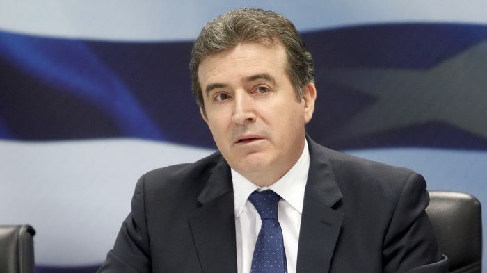 Δεκαέξι εργοτάξια ανακοίνωσε ο κ. Χρυσοχοίδης πως λειτουργούν αυτή τη στιγμή στους αυτοκινητόδρομους, και αναμένεται σύντομα να αυξηθούν.