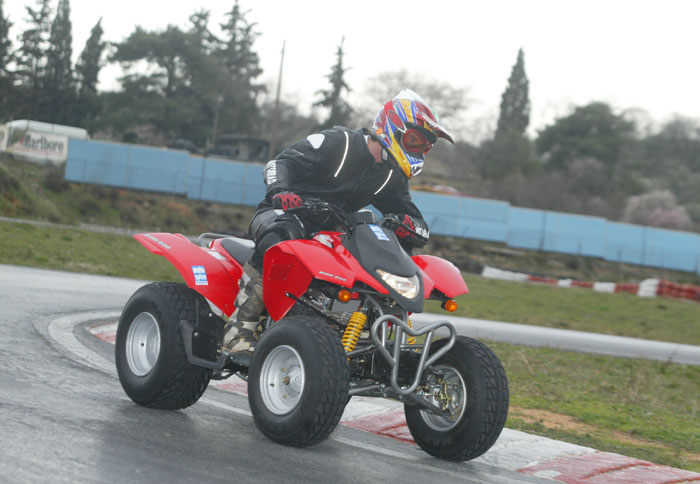Οδηγούμε το Derbi DXR 250