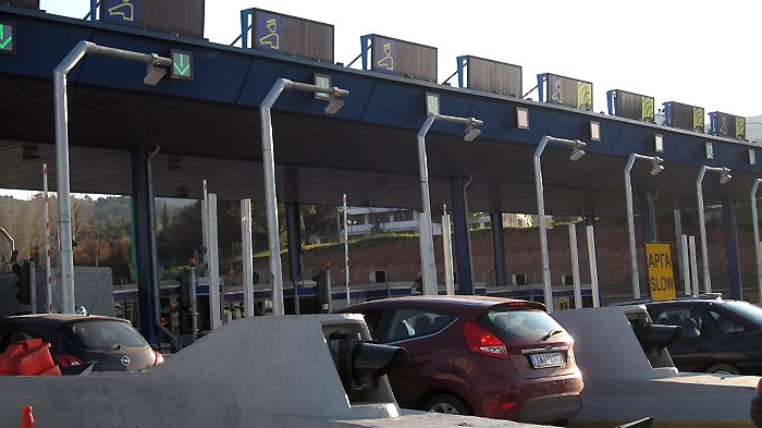 Ελεύθεροι αφέθηκαν οι εννέα συλληφθέντες για τα επεισόδια που πραγματοποιήθηκαν στα διόδια της Μαλακάσας.