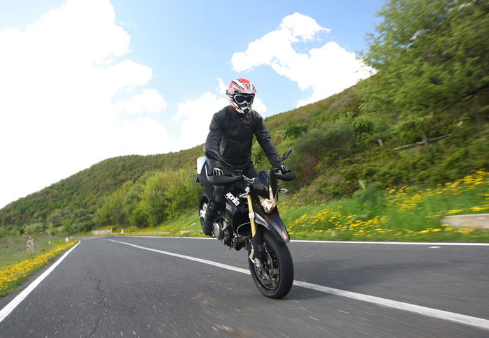 Aprilia Dorsoduro 750 - Αισθησιακό!