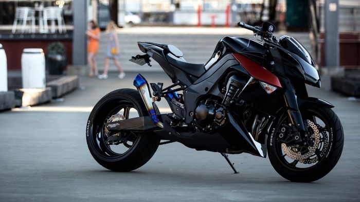 Πανέμορφο, με αισθητική προσέγγιση που τσακίζει κόκαλα, το Ζ1000 του Αυστραλού Drifter Fakhouri.