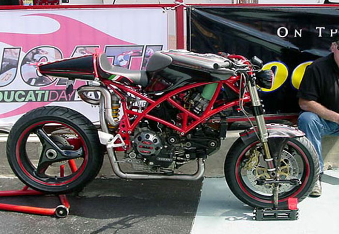 Ducati: Ιταλική Custom-ιά