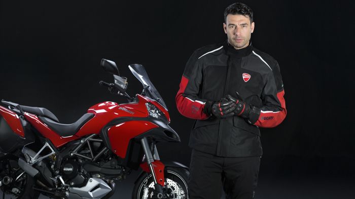 Η Ducati παρουσίασε την πρώτη μοτοσικλέτα παραγωγής που συνεργάζεται ασύρματα με μπουφάν που διαθέτει ενσωματωμένο αερόσακο. 