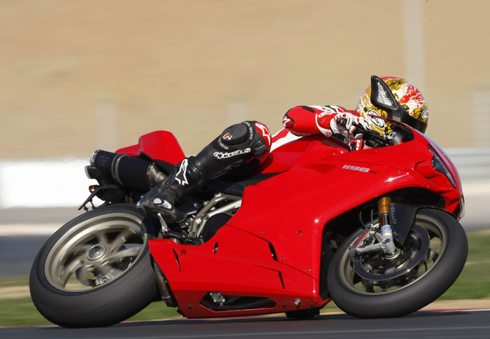 Δοκιμή του νέου Ducati 1198S στην πίστα
