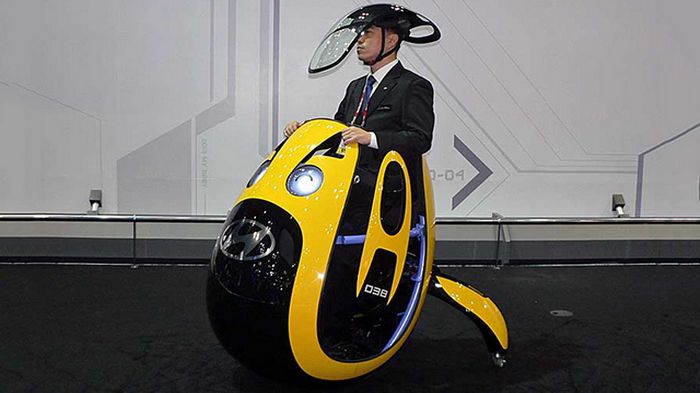 Αυτή η κάψουλα είναι το concept όχημα E4U της Hyundai, το οποίο κινείται με ταχύτητα περιπάτου.